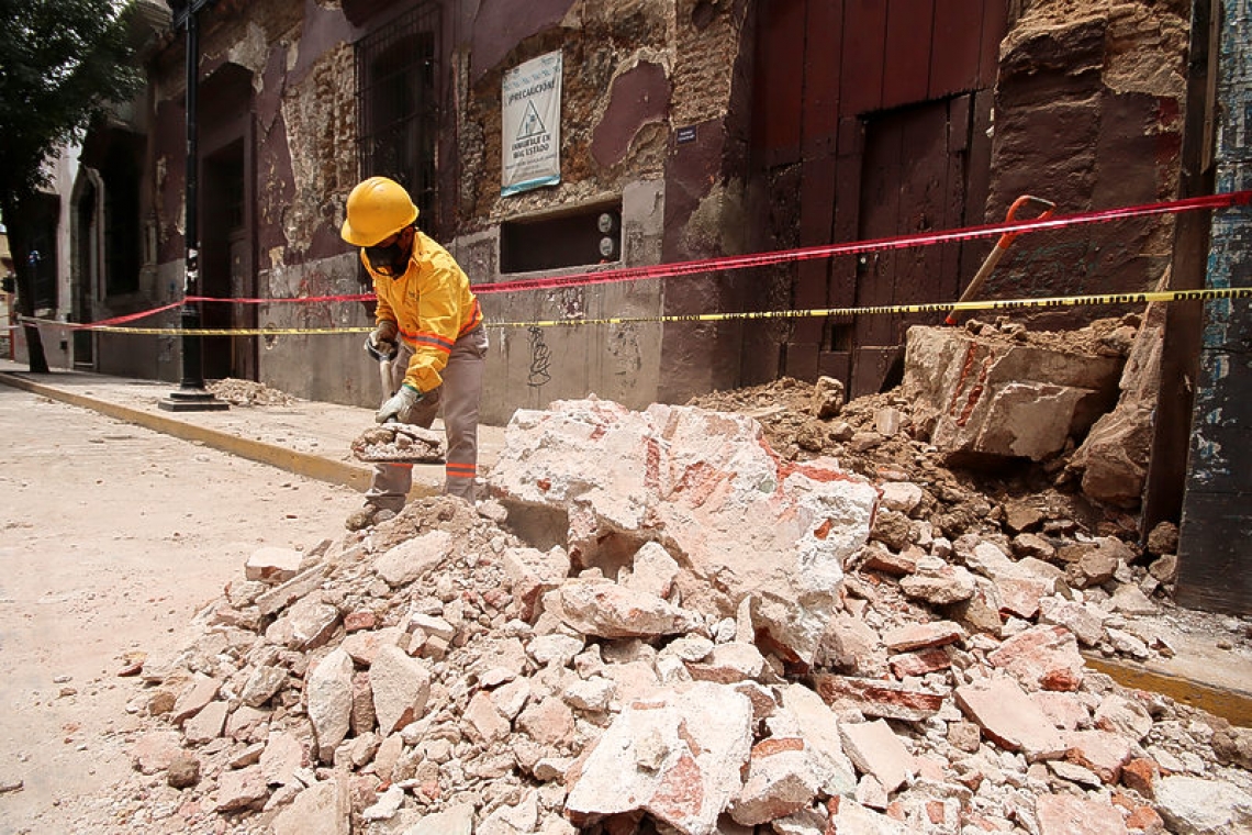 Major quake hits southern Mexico, at least five killed